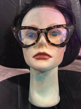 Tortoiseshell Cat-Eye Glasses - Statement Frame Clear Lens Ready to wear